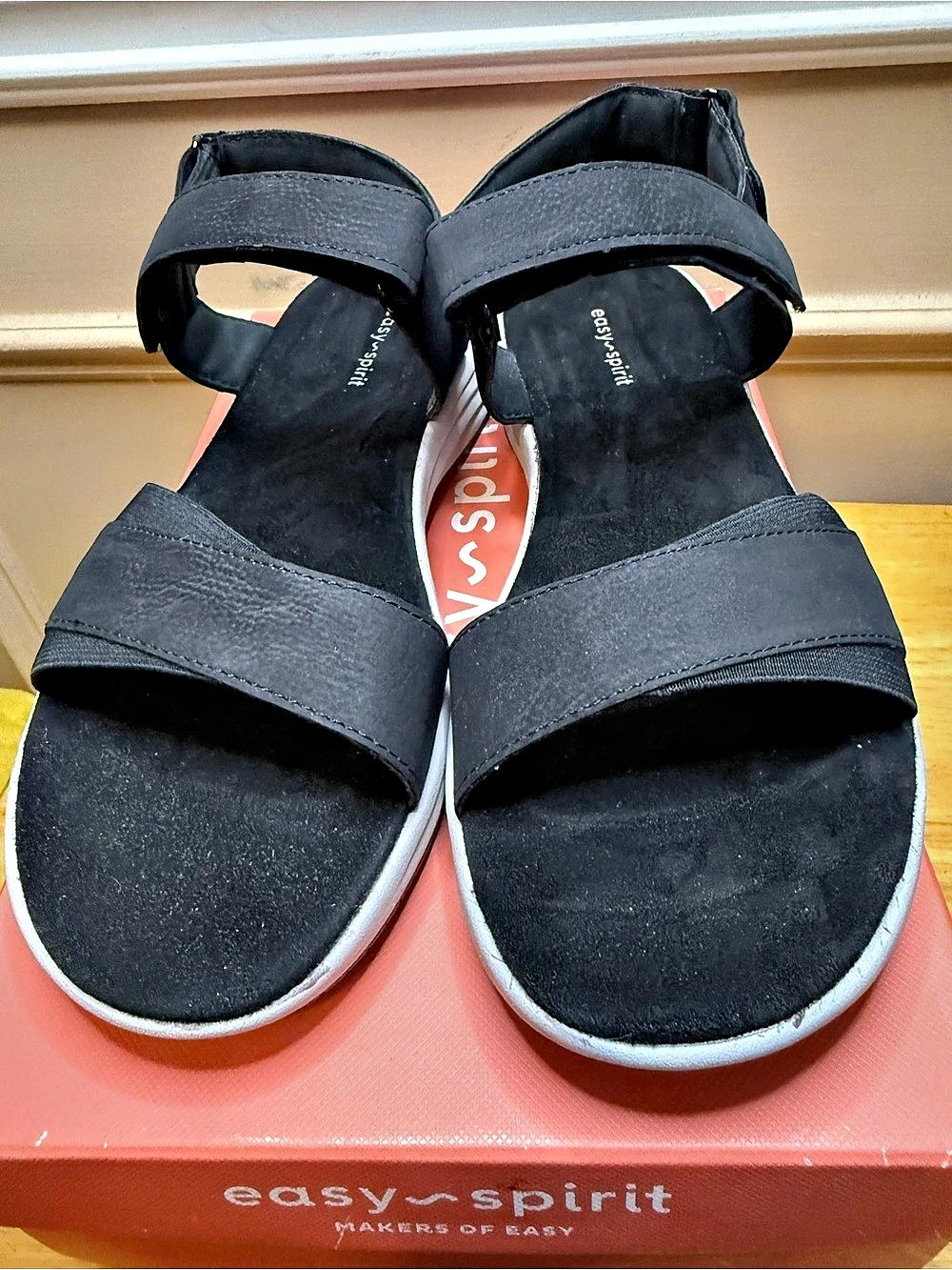 Easy Spirit Sendraco Sandals Size US 9.5M like new